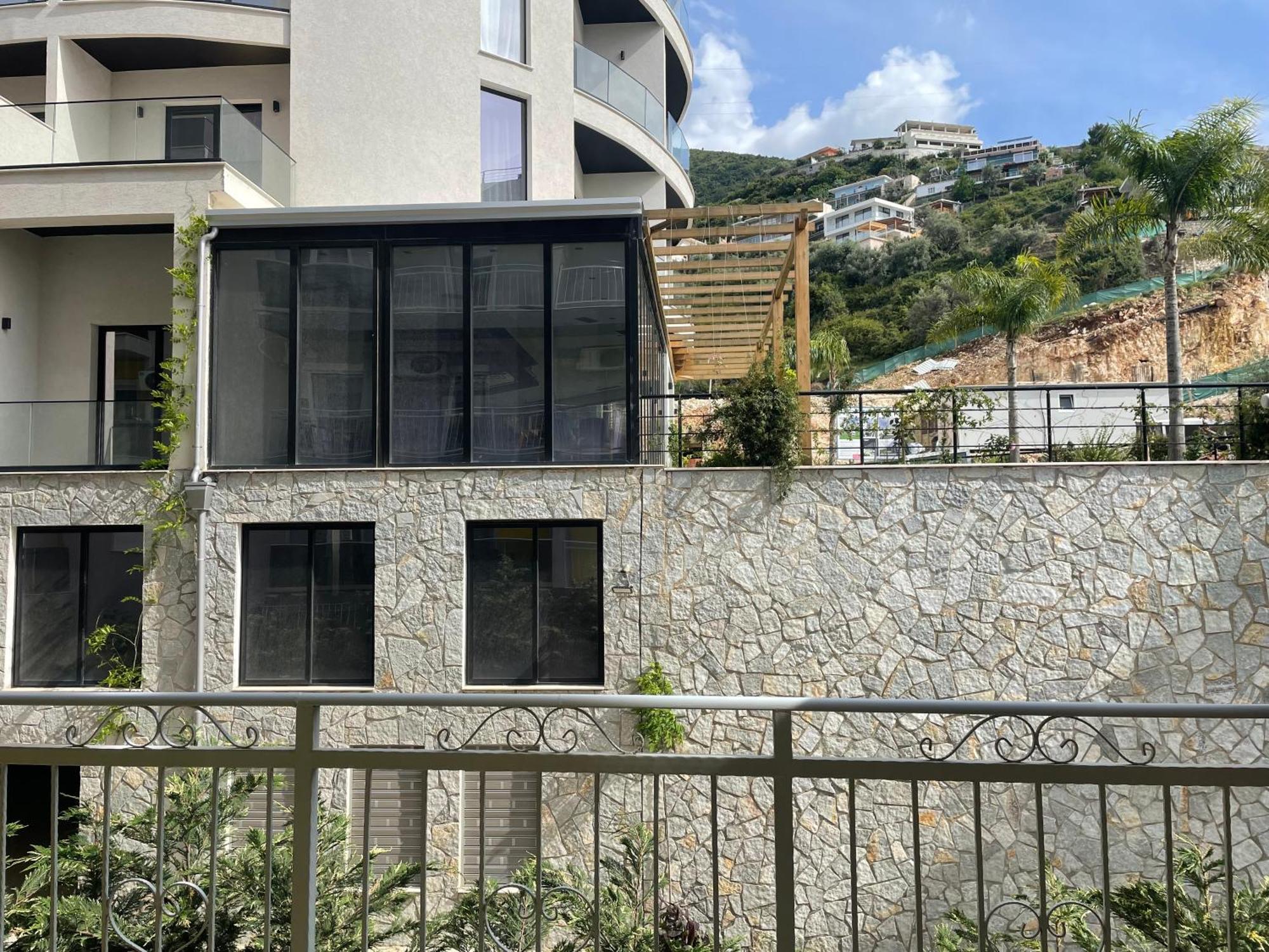 Apartament Near Marina Bay Wlora